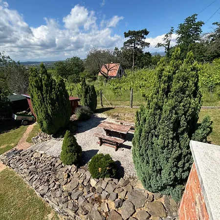Tanuhill Garden